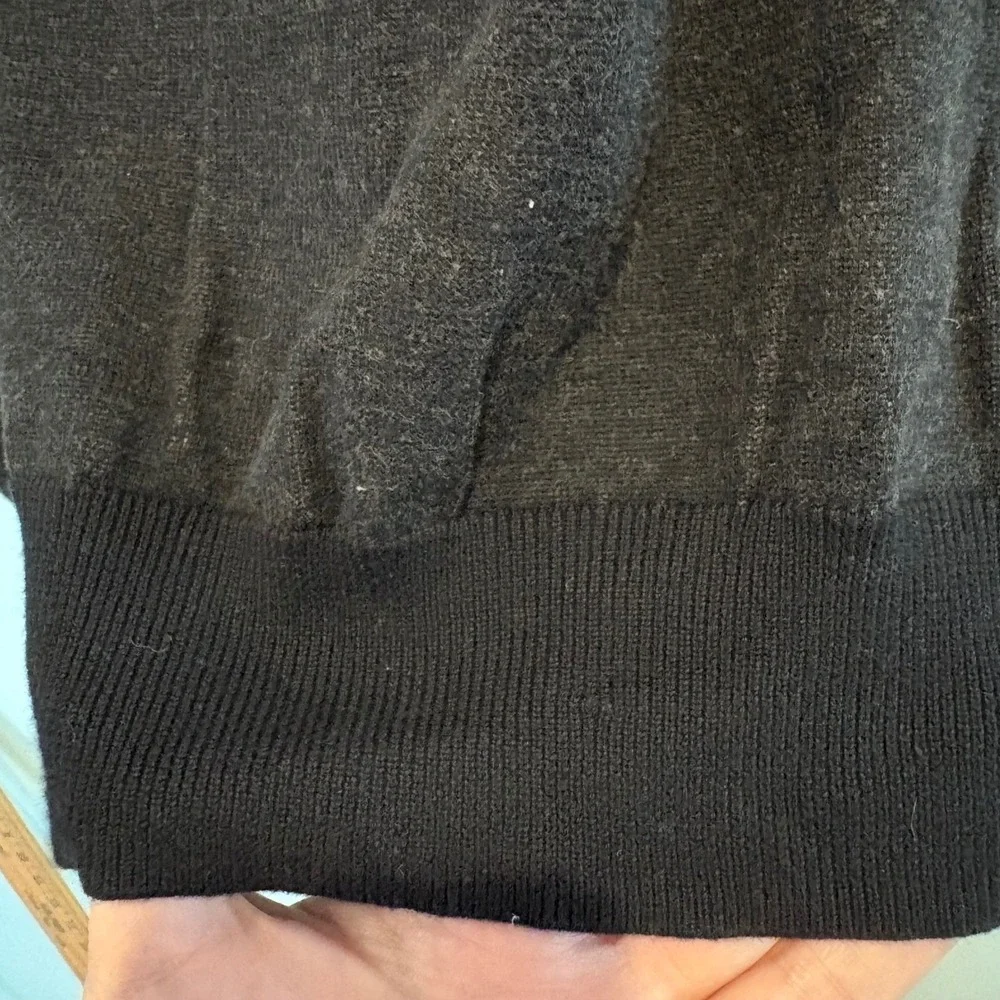 J.Crew‎ Men's Large Charcoal Gray V Neck Sweater 100% Cotton Lightweight Preppy